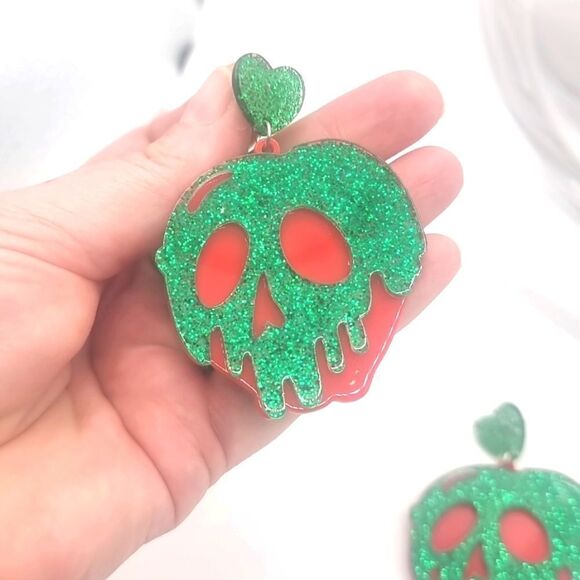DRIPPING POISON APPLE snow White skull cute fun halloween earrings - Picture 5 of 8